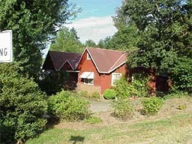 Photo - Lewis & Clark Graduate/Law Students ONLY Unit Room 2