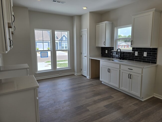 Photo - 5142 Pace Pk Cir