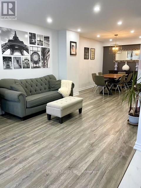 Photo - 3578 Queenston Dr