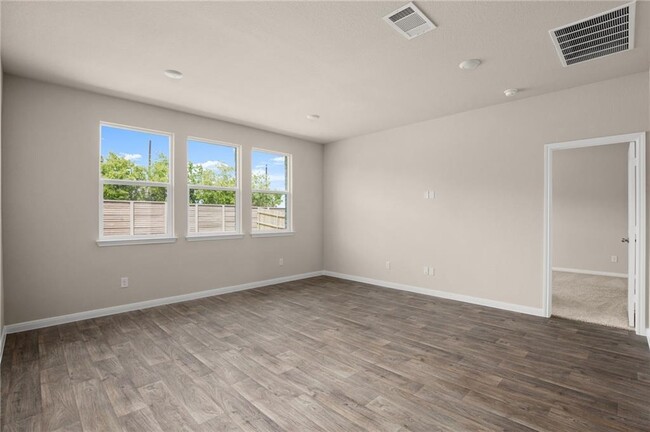 Photo - 150 Jayden Dr