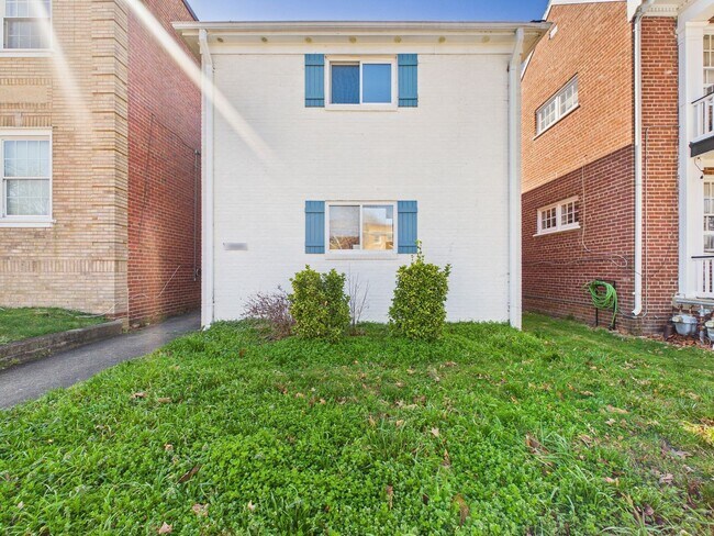 Building Photo - 3509 Park Ave Unit Apt 3