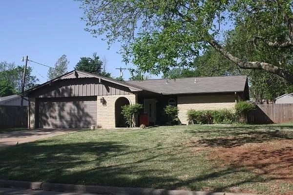 Photo - 1616 S August St