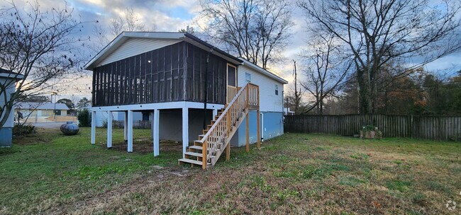 Building Photo - Single Family Home 2BR / 1BA