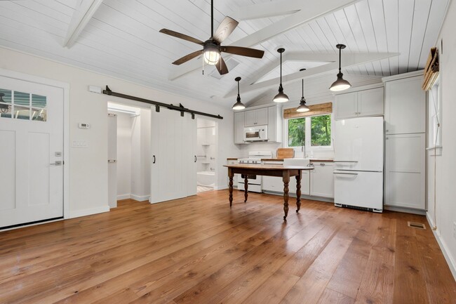 Building Photo - Charming 1BR ADU in Coveted Hope Valley with Private Screened Porch