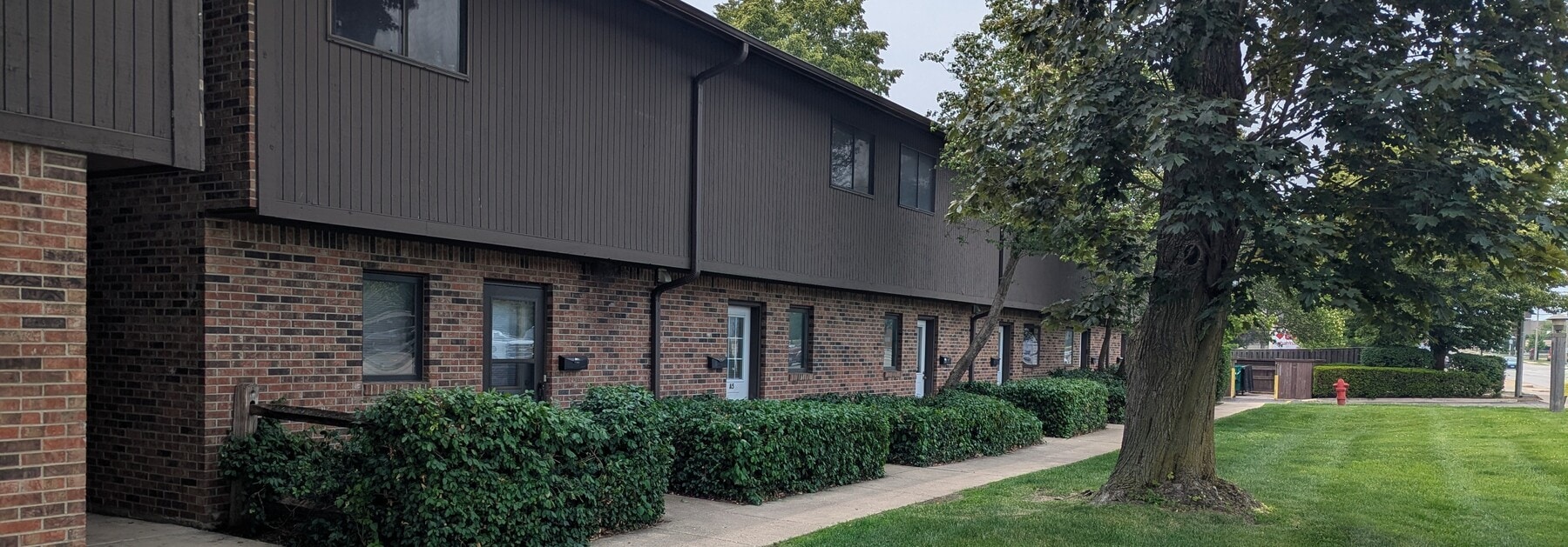 Colonial Apartments - Colonial Apartments
