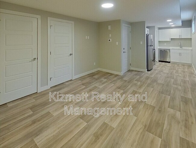 Photo - 10923-10159 159 St NW