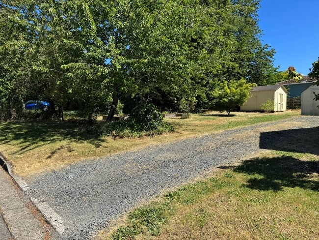 Photo - Charming 3-bedroom, 2-bath home in Eugene's Friendly Street Neighborhood!