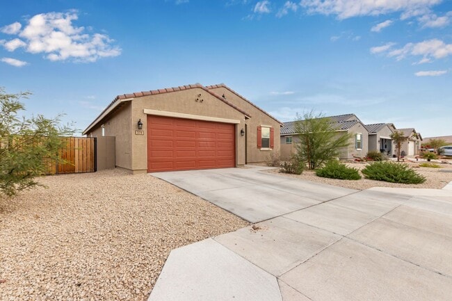 Photo - Energy Efficient Casa Grande 4 Bedroom Home!