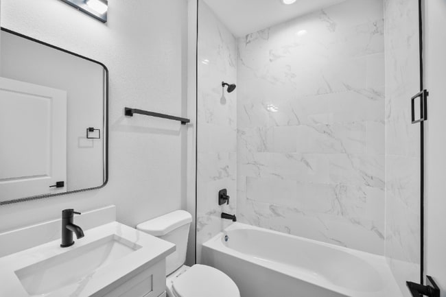 Photo - 817 Seabold Ave NW