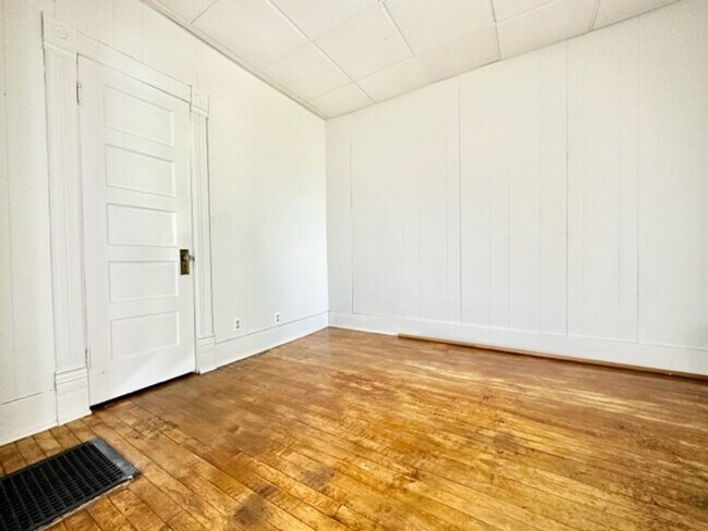 Photo - 122 S Van Buren St Unit Apt. 1