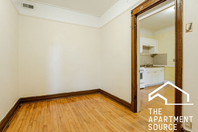 Photo - 2132 W Iowa St Unidad 1