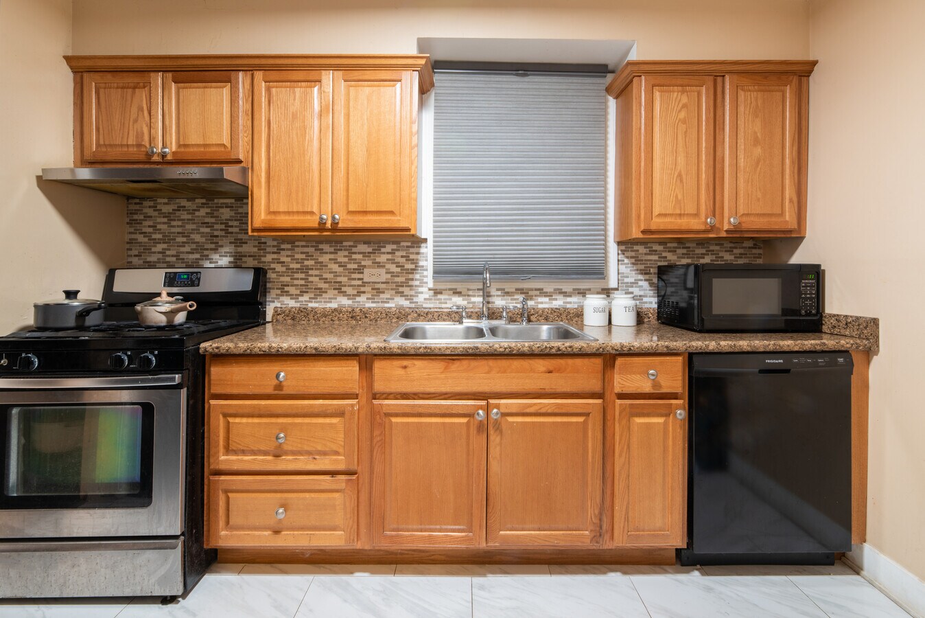 Photo - 6415 Drake Ave