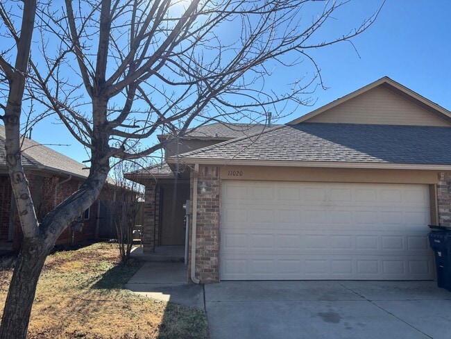 Photo - Wonderful Duplex in Yukon!