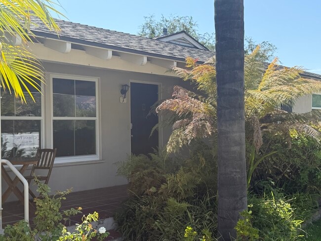 Building Photo - 1220 E Glenoaks Blvd Unit 1