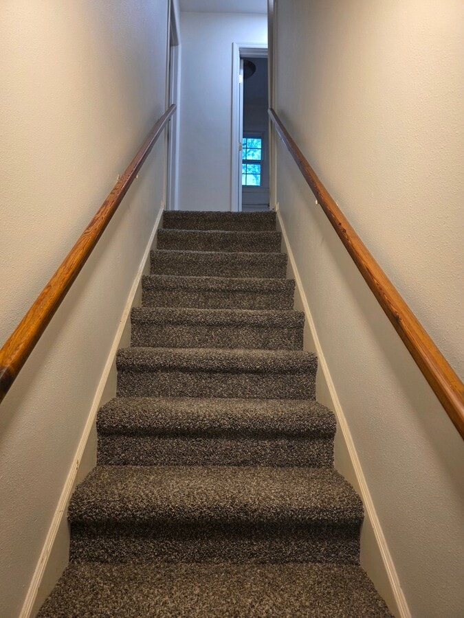 Photo - 213 E Carlton St