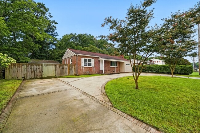 Photo - 107 Woods Rd
