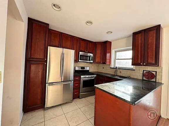 Photo - 1027 Throgmorton Ave