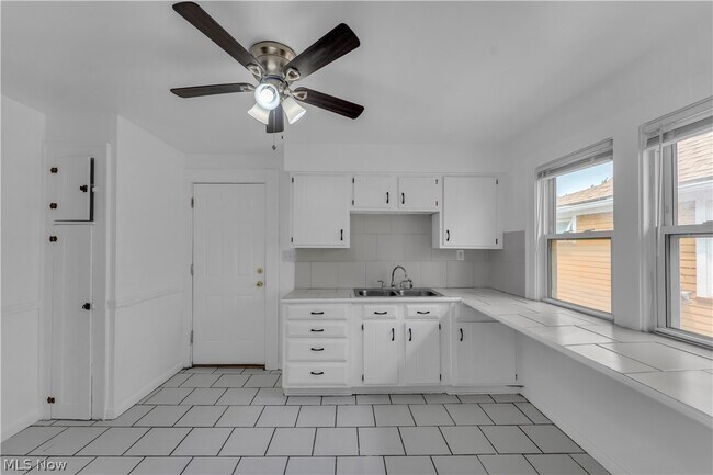 382 E 161st St Unidad 2/UP