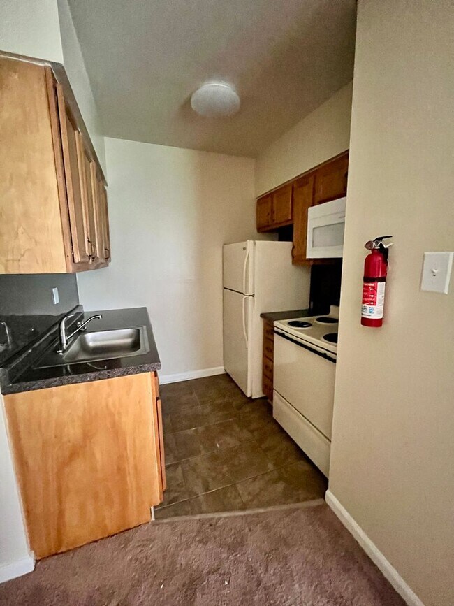 Photo - Oak Tree Apartments