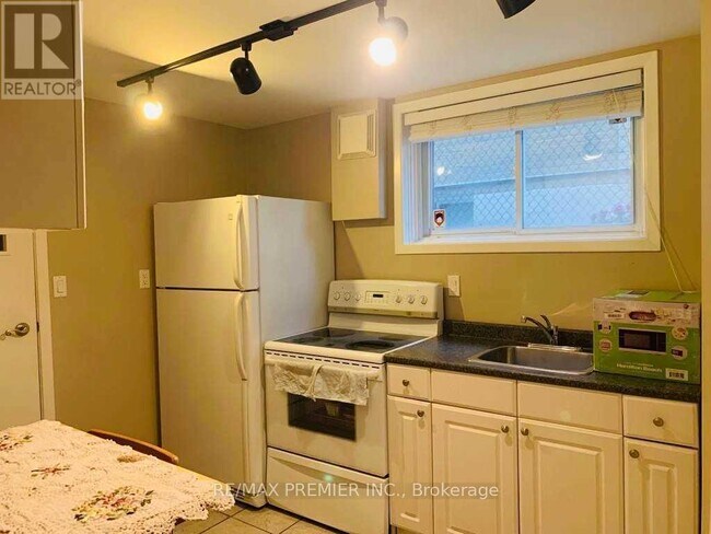 Photo - 10 Jopling Ave N Unit Bsmt Apt