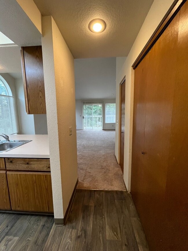 Photo - Great Two Bedroom in Roosevelt Neighborhood Unit 3