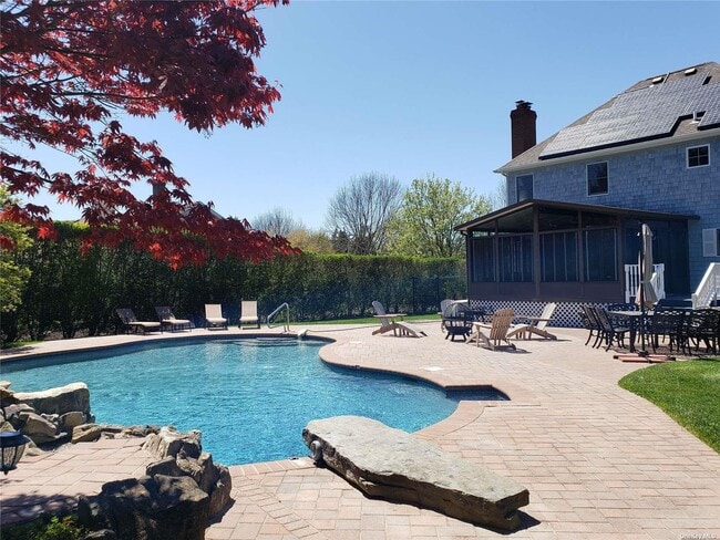 Photo - 1275 The Esplanade