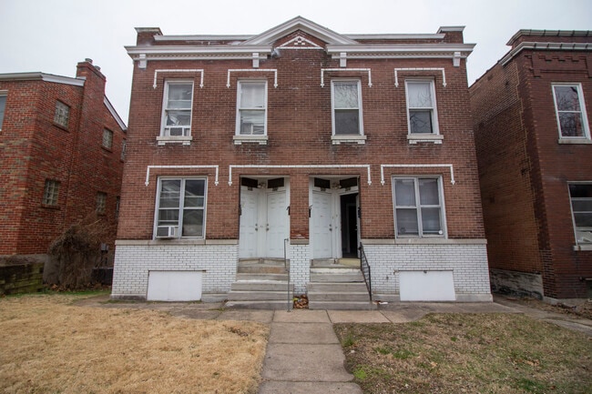 Photo - 4221 Dewey Ave Unit 4221