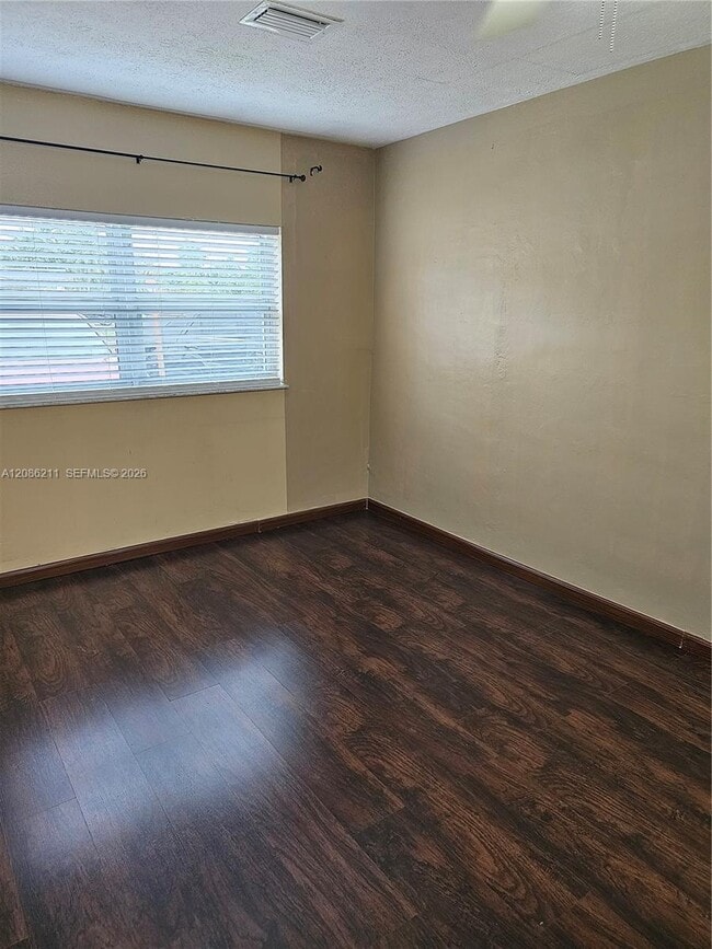 Photo - 3500 NW 39th St Unit 0