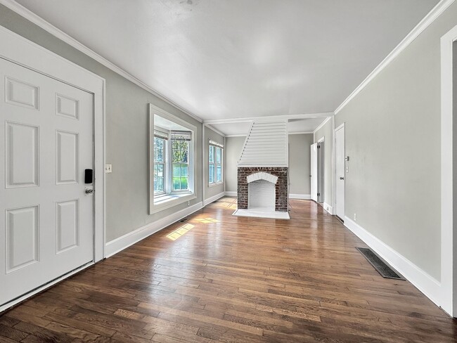 Photo - 2 bedroom 1 bath bungalow in the heart of ...