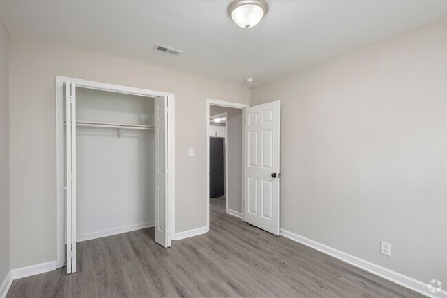 3BR, 1.5BA - 996SF - Primary Bedroom