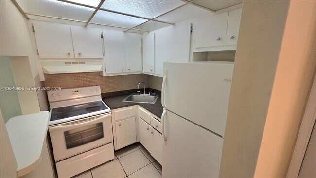 Photo - 201 SE 6th Ave Unit 11