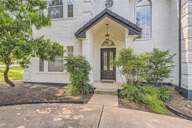 Photo - 1918 Lakeway Blvd