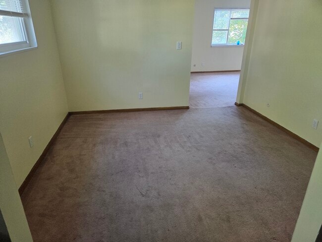 dining room / den - 86 Nottinghill Rd Unit 86