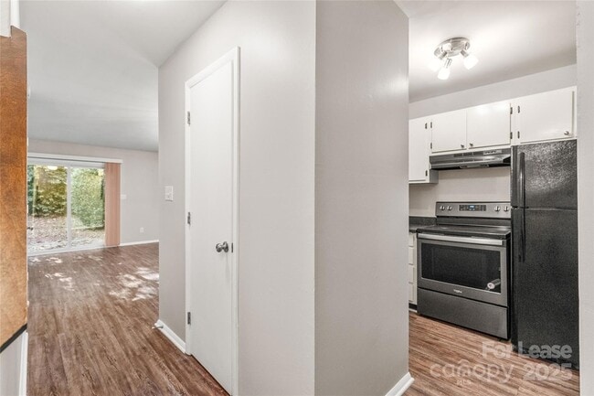 Photo - 951 Hollywood St