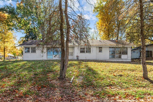 Building Photo - 8400 Madeline Dr Rental