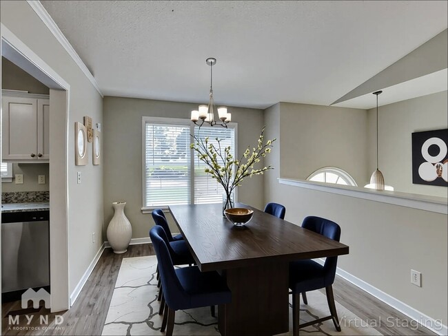 Photo - 425 Willow Ln