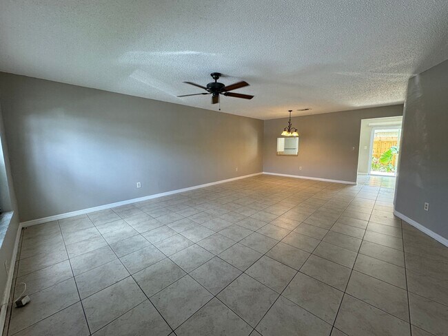 Photo - 1643 Sandy Point Square