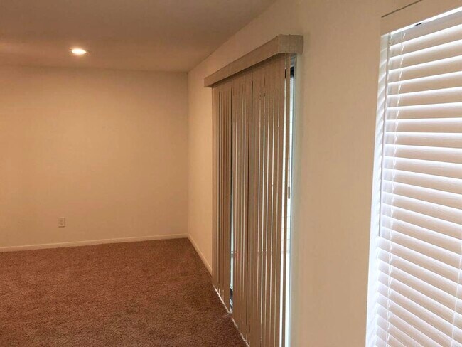 Photo - 16111 Aspenglen Dr Unit 306