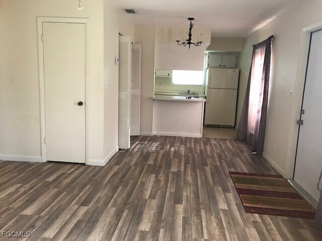 Photo - 5837 Queen Elizabeth Way Unit 1