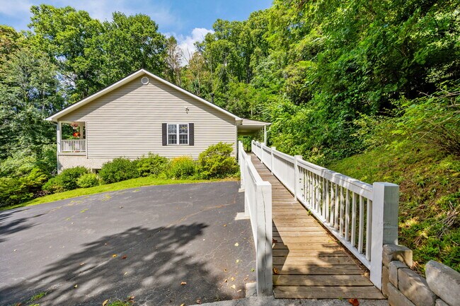 Photo - 73 Waters Rd