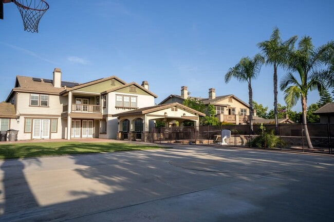 Building Photo - Exceptional estate Located In the highly desirable College Park Community.