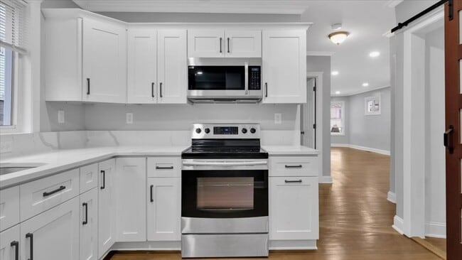 Building Photo - 71 Pierce Ave Unit 1