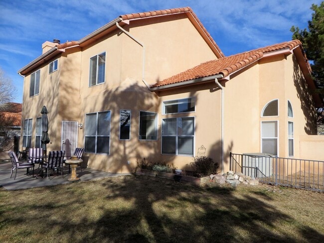 Photo - Beautiful 3 bedroom 2 bathroom home.