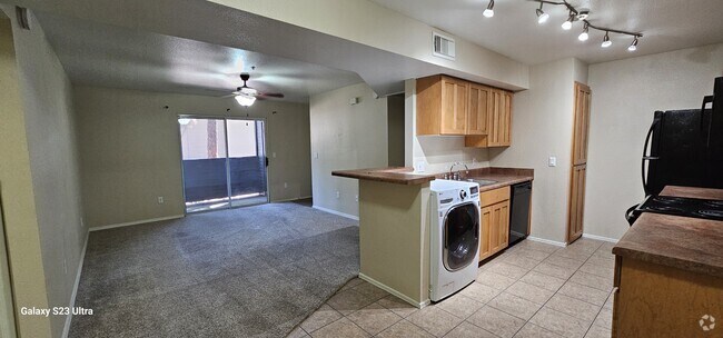 Building Photo - 1385 W University Ave Rental