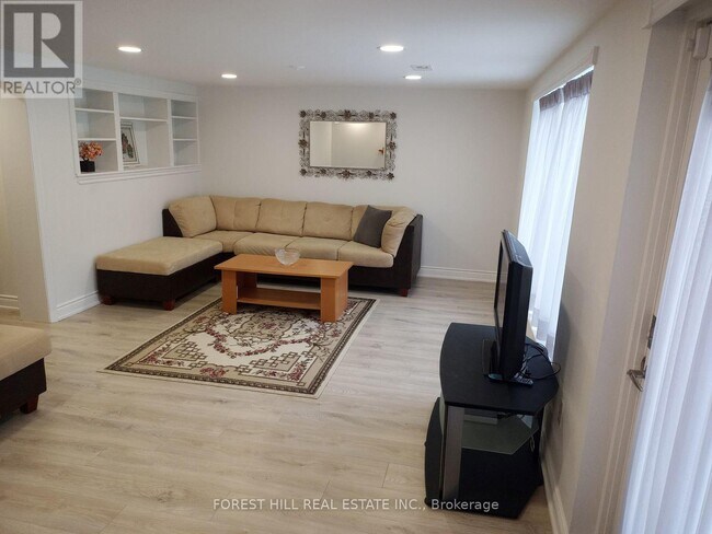 Photo - 100 Grandview Ave