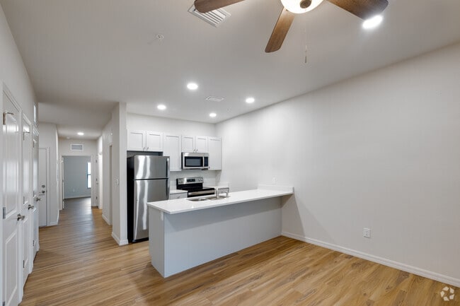 1BR, 1BA -750SF - 2210 - Living Room
