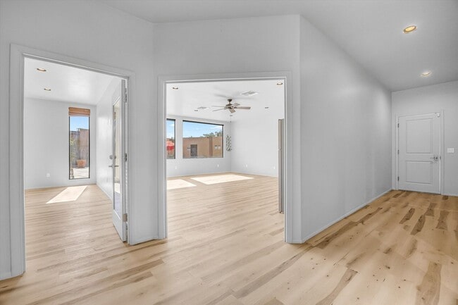 Photo - Riverside Suites