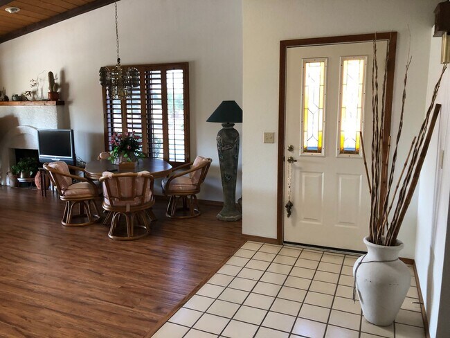 Photo - Manor 683 - Seasonal Unit 1