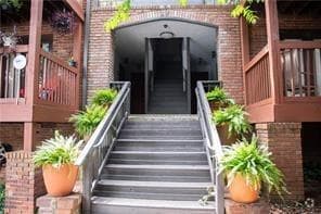 Building Photo - 317 8th St NE Unit 3 Rental