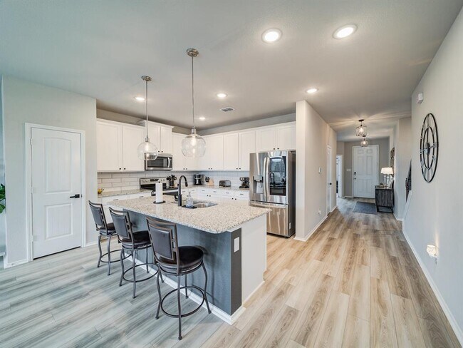 Photo - 2218 Maplewood Dr